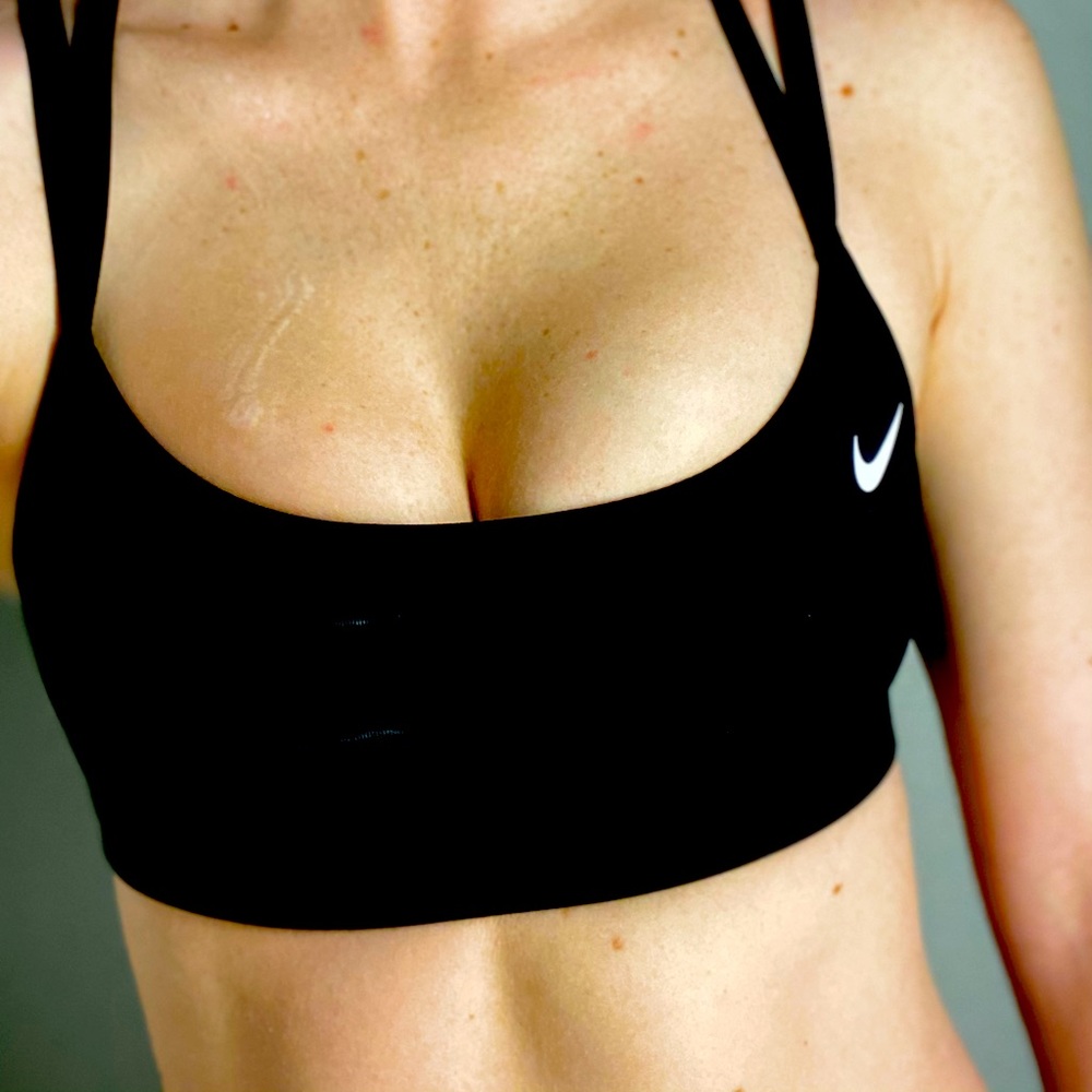 🏃🏼‍♀️😍XS Nike Strappy Sports Bra- LIKE NEW-⭐️